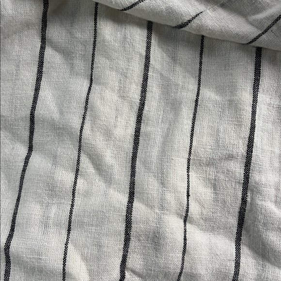 Gap's High Rise Wide-Leg Pants Smooth, lightweight. - Picture 6 of 12